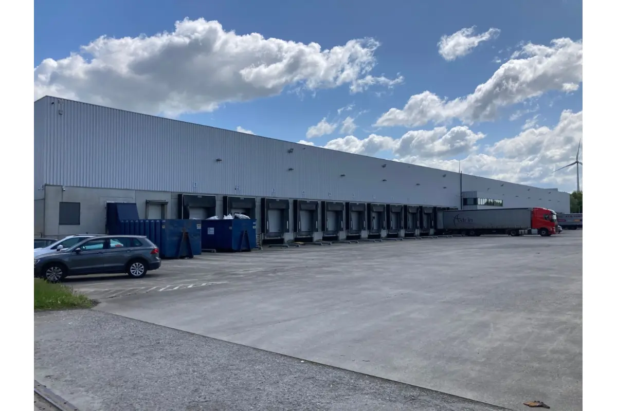 Commerce à louer à Houdeng-Goegnies 7110 100069.00€  chambres 30675.00m² - annonce 9121