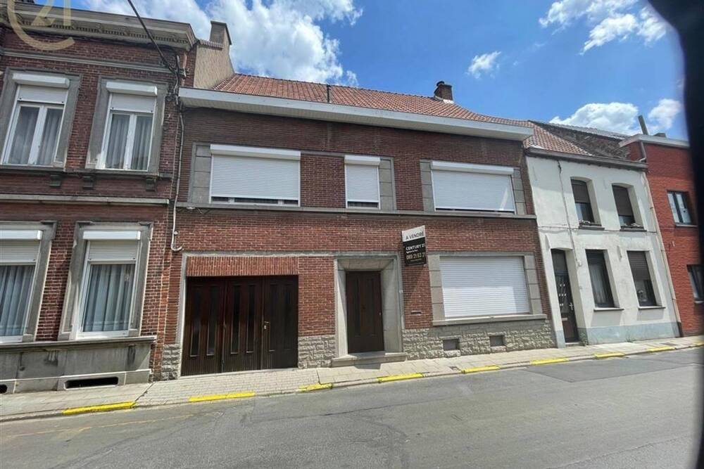 Maison à vendre à Leuze-en-Hainaut 7900 185000.00€ 4 chambres 293.00m² - annonce 998370