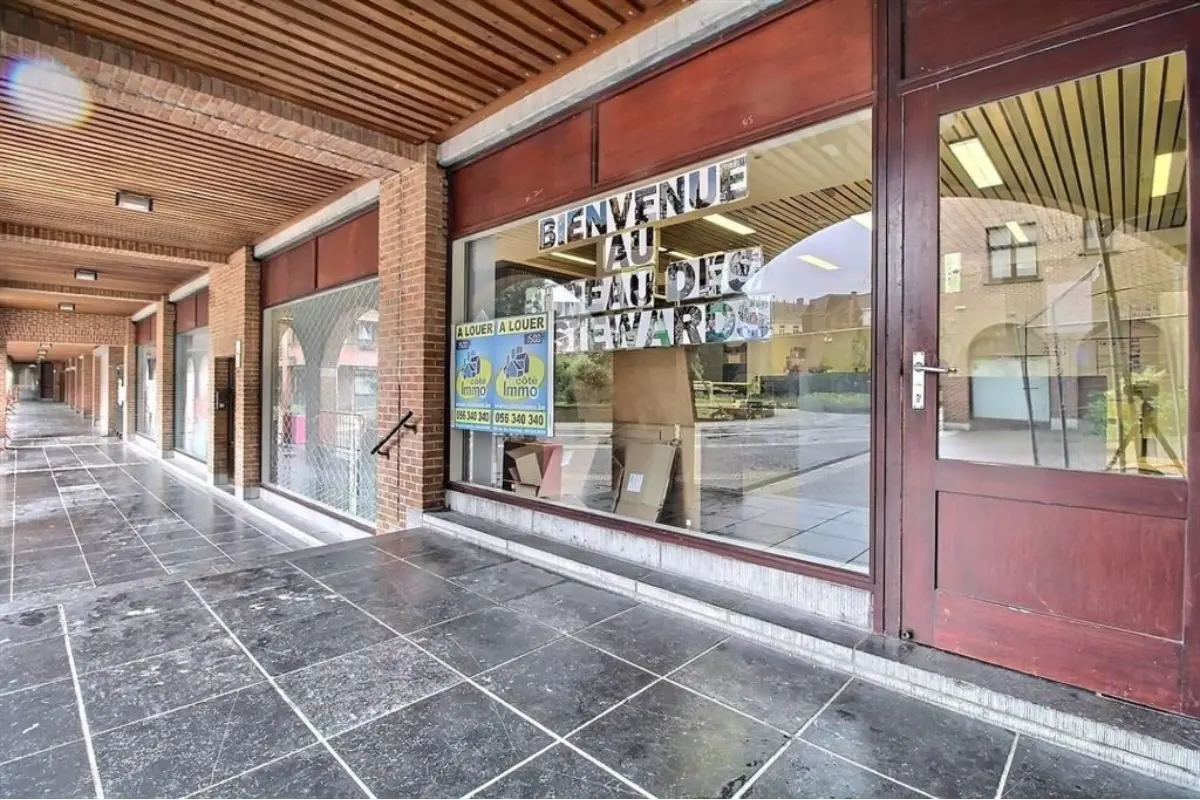 Commerce à  à Mouscron 7700 1500.00€  chambres m² - annonce 14922