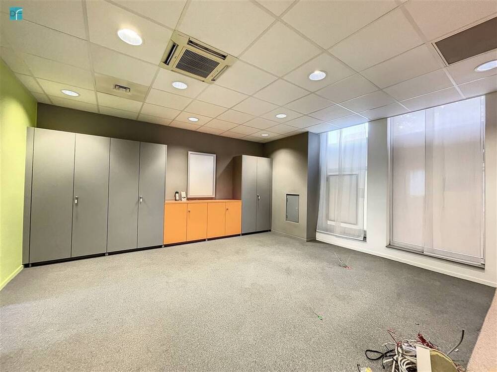 Commerce à louer à Châtelineau 6200 1500.00€ chambres 118.00m² - annonce 15030