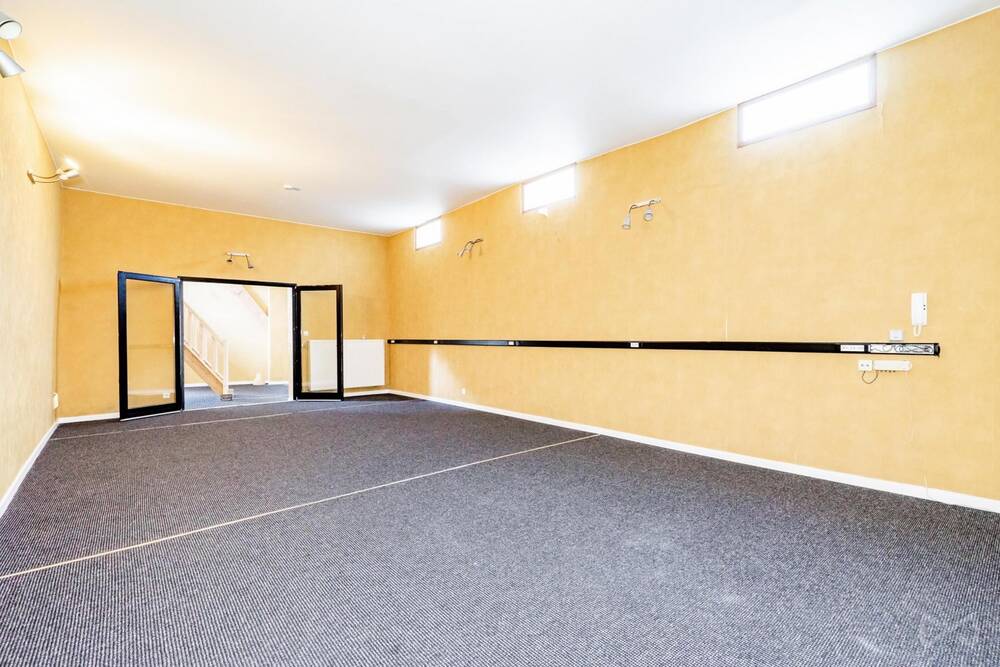 Commerce à vendre à Enghien 7850 150000.00€ chambres 141.00m² - annonce 18078