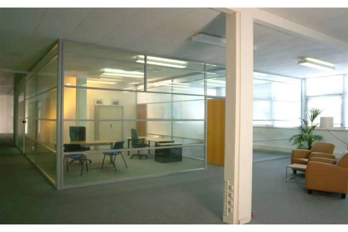 Commerce à louer à Seneffe 7180 396.00€  chambres 22.00m² - annonce 23446