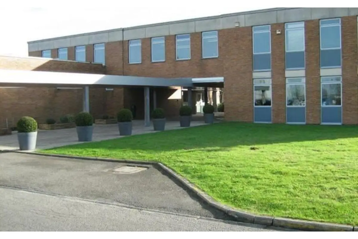 Commerce à louer à Seneffe 7180 3600.00€  chambres 300.00m² - annonce 23444