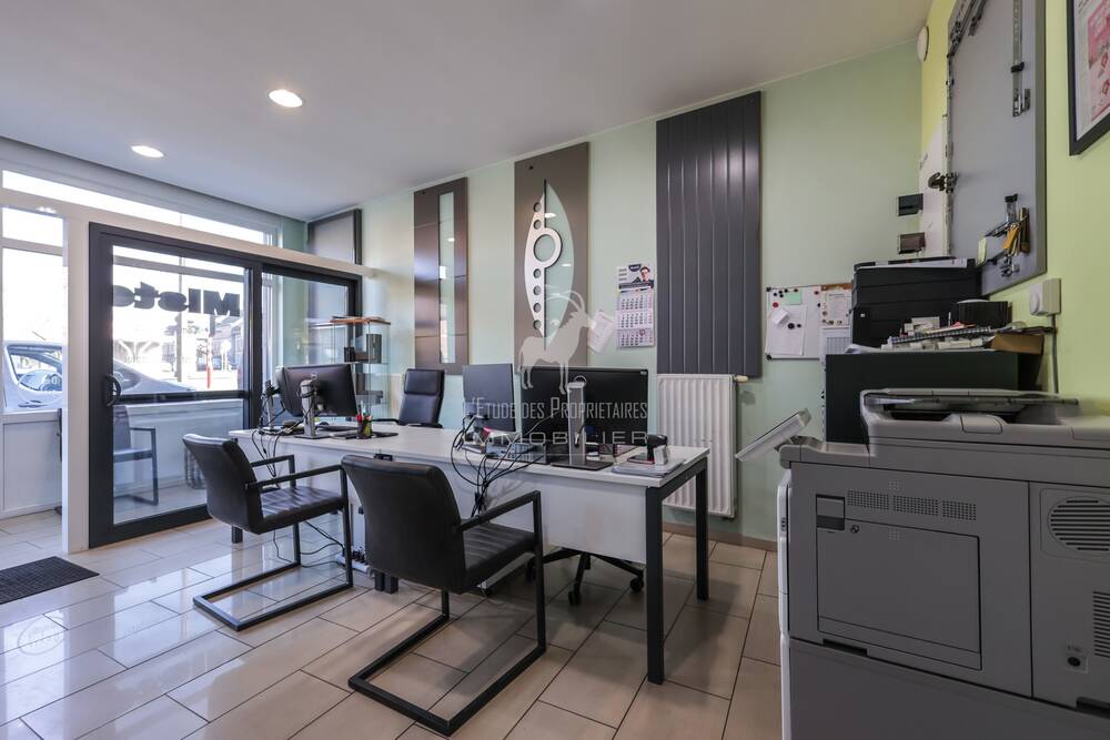 Commerce à louer à Marchienne-au-Pont 6030 850.00€ chambres 100.00m² - annonce 39858