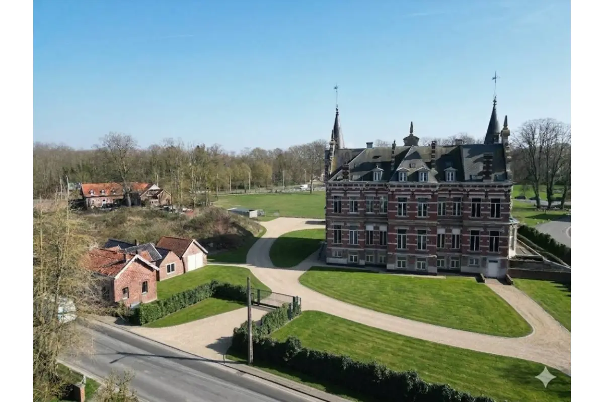 Maison à vendre à Ramegnies-Chin 7520 1750000.00€ 12 chambres 1920.00m² - annonce 45102