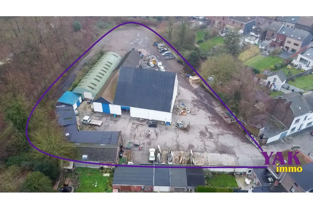 Commerce à vendre à Roux 6044 749000.00€  chambres 1160.00m² - annonce 106849