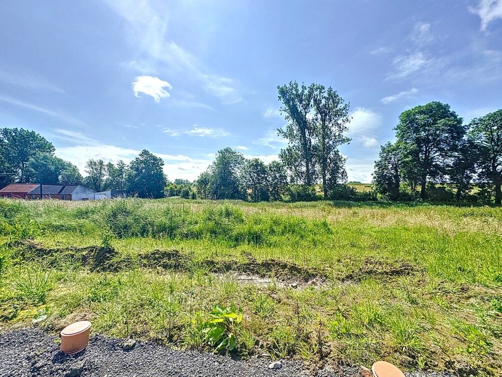 Terrain à vendre à Ostiches 7804 101884.00€ chambres m² - annonce 135650
