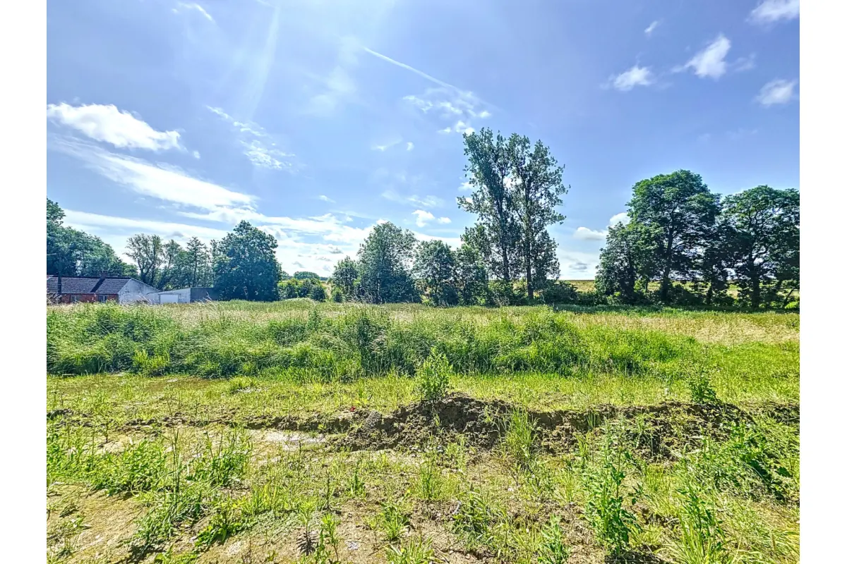 Terrain à vendre à Ostiches 7804 106724.00€  chambres m² - annonce 135652