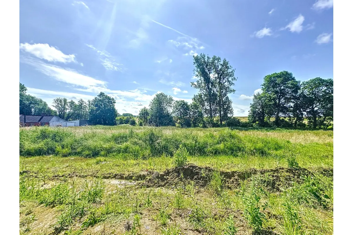 Terrain à vendre à Ostiches 7804 106724.00€  chambres m² - annonce 135652