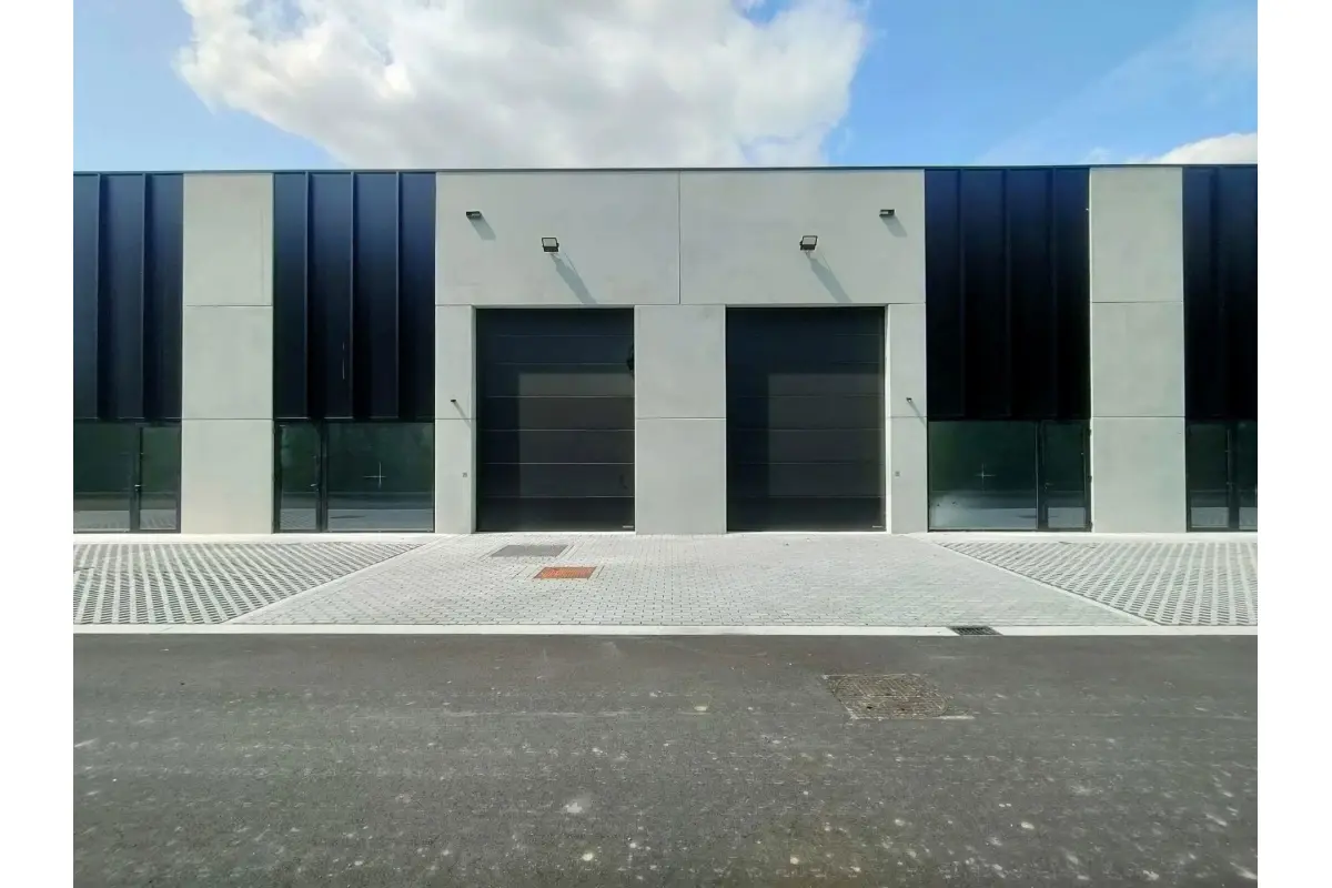 Commerce à louer à Enghien 7850 1156.00€  chambres 185.00m² - annonce 218581