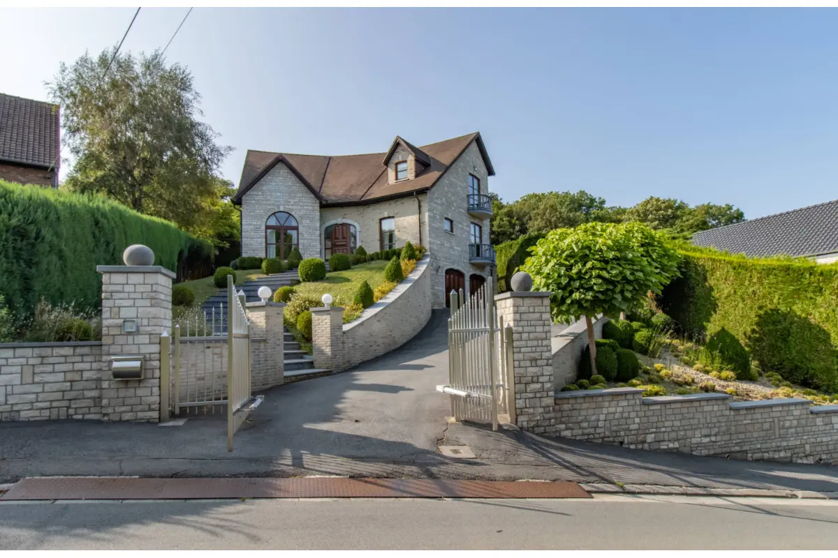 Villa à vendre à Presles 6250 695000.00€ 5 chambres 400.00m² - annonce 234407