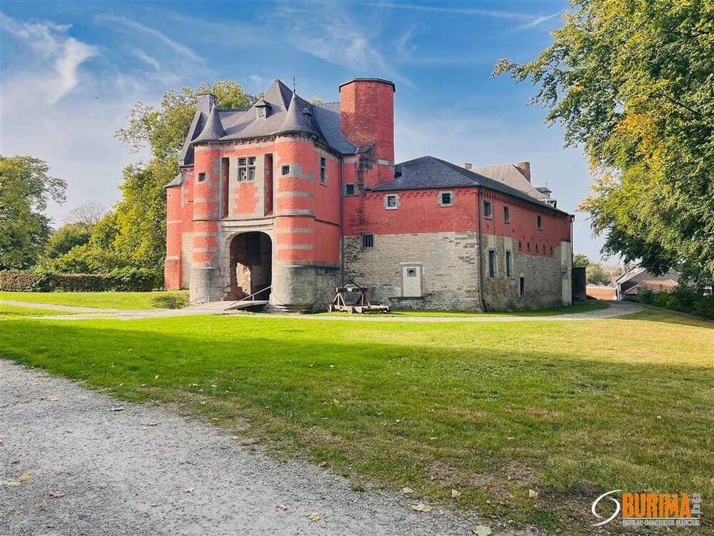 Commerce à à Trazegnies 6183 750.00€ chambres 229.00m² - annonce 505477