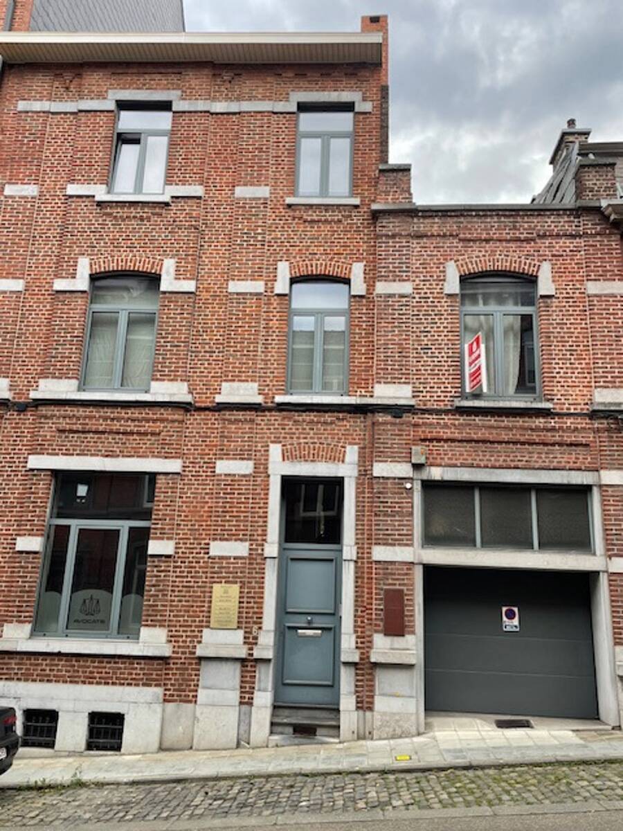Maison de maître à vendre à Charleroi 6000 400000.00€ 7 chambres 320.00m² - annonce 239043