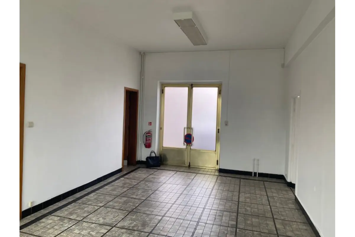Commerce à louer à Farciennes 6240 890.00€  chambres 120.00m² - annonce 240572