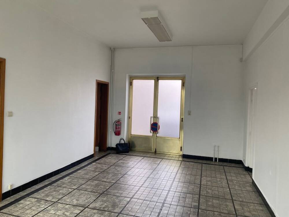 Commerce à louer à Farciennes 6240 890.00€ chambres 120.00m² - annonce 240572