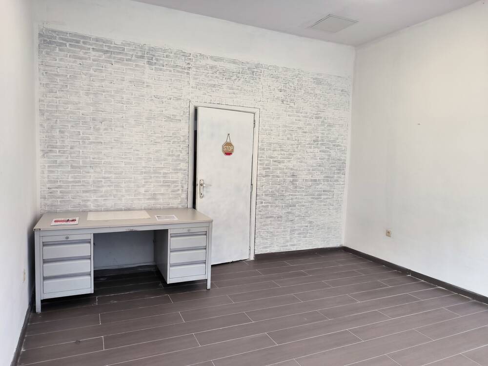 Commerce à louer à Fleurus 6220 650.00€ chambres 30.00m² - annonce 294417