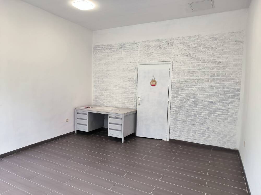 Commerce à louer à Fleurus 6220 650.00€ chambres 30.00m² - annonce 294074
