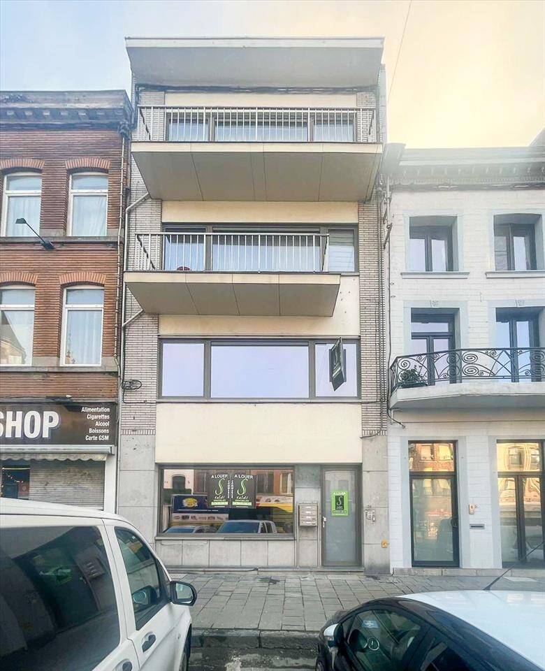Commerce à à Binche 7130 800.00€ chambres m² - annonce 299469