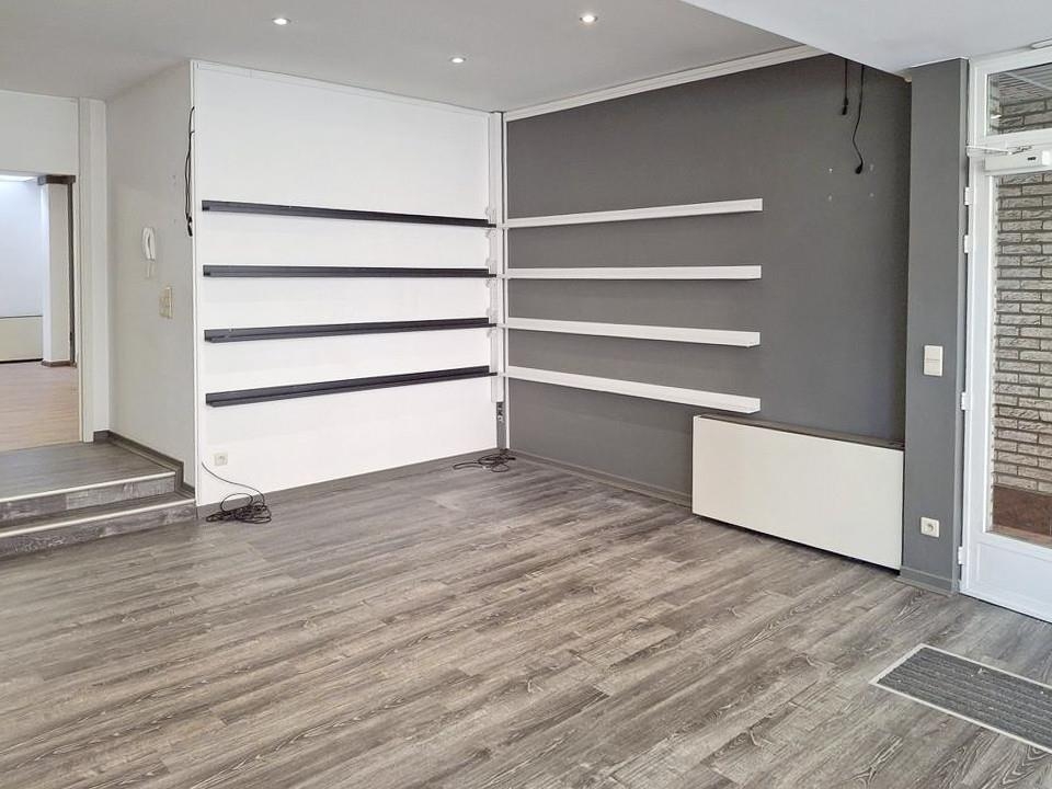 Commerce à à Binche 7130 820.00€ chambres m² - annonce 299466