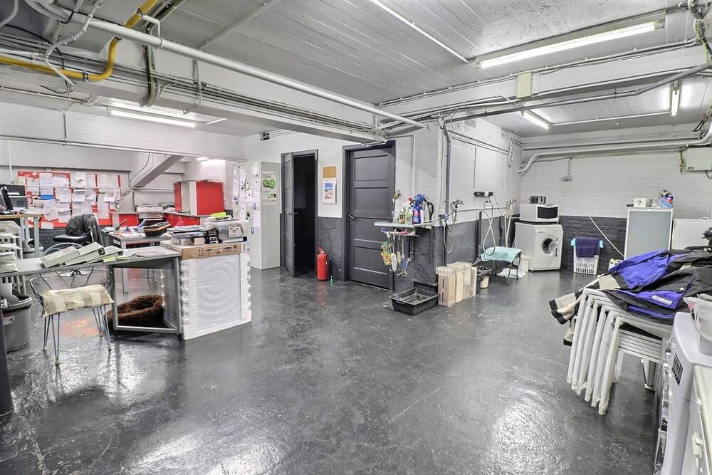 Commerce à louer à Charleroi 6000 1400.00€ chambres 400.00m² - annonce 320305