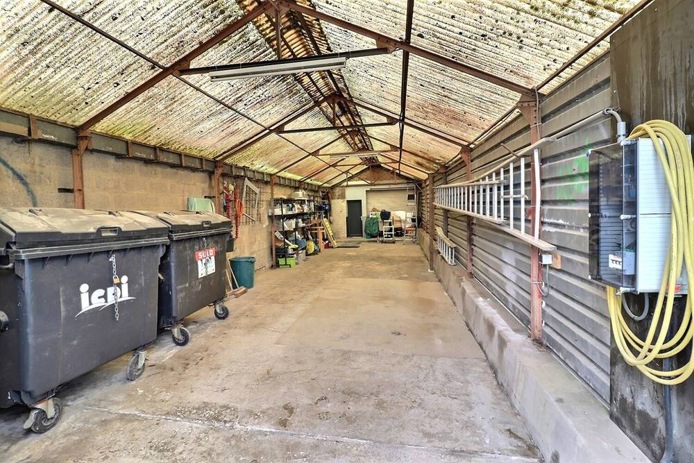 Parking / garage à louer à Charleroi 6000 1400.00€ chambres m² - annonce 320170