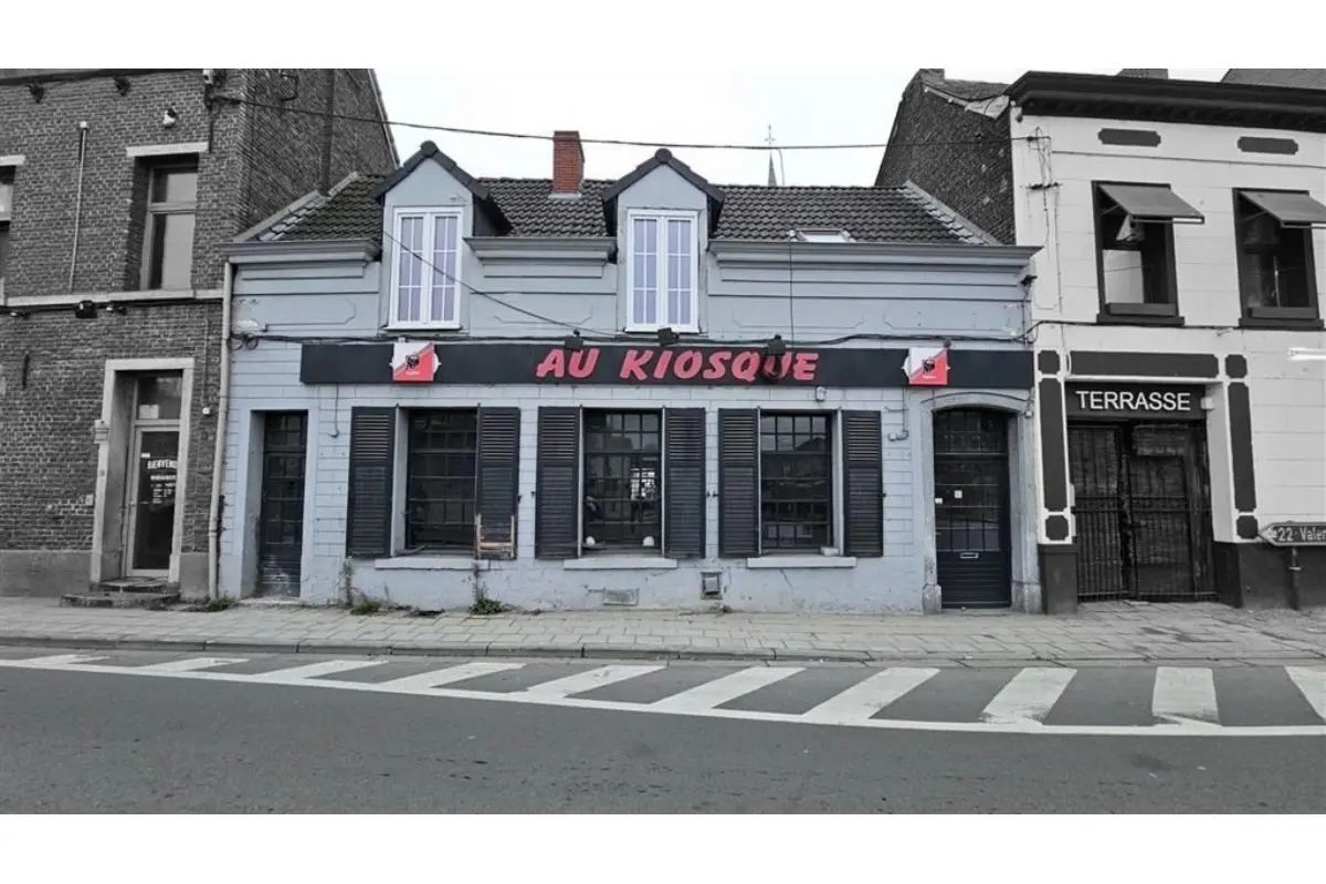 Commerce à vendre à Boussu 7300 180000.00€ 2 chambres 158.00m² - annonce 324524