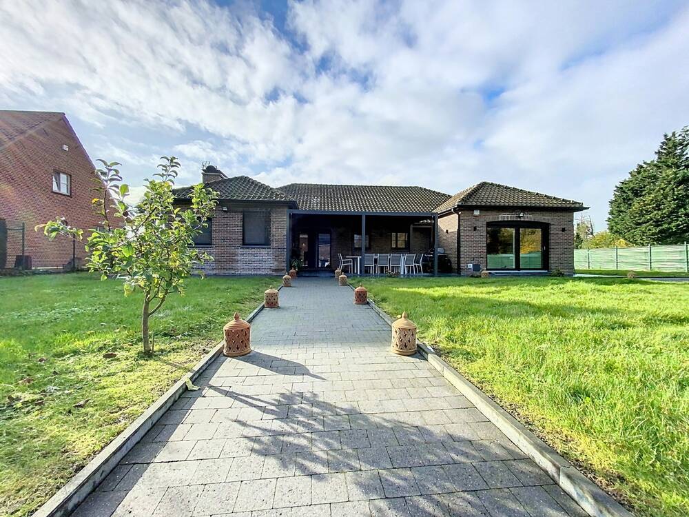 Maison à vendre à Froyennes 7503 625000.00€ 4 chambres 223.00m² - annonce 323976