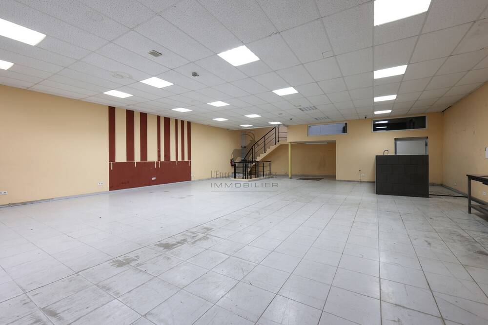 Commerce à à Monceau-sur-Sambre 6031 1200.00€ chambres 250.00m² - annonce 329707