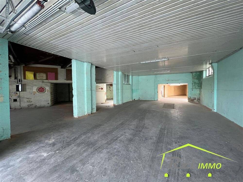 Commerce à louer à Châtelineau 6200 900.00€ chambres 250.00m² - annonce 334001