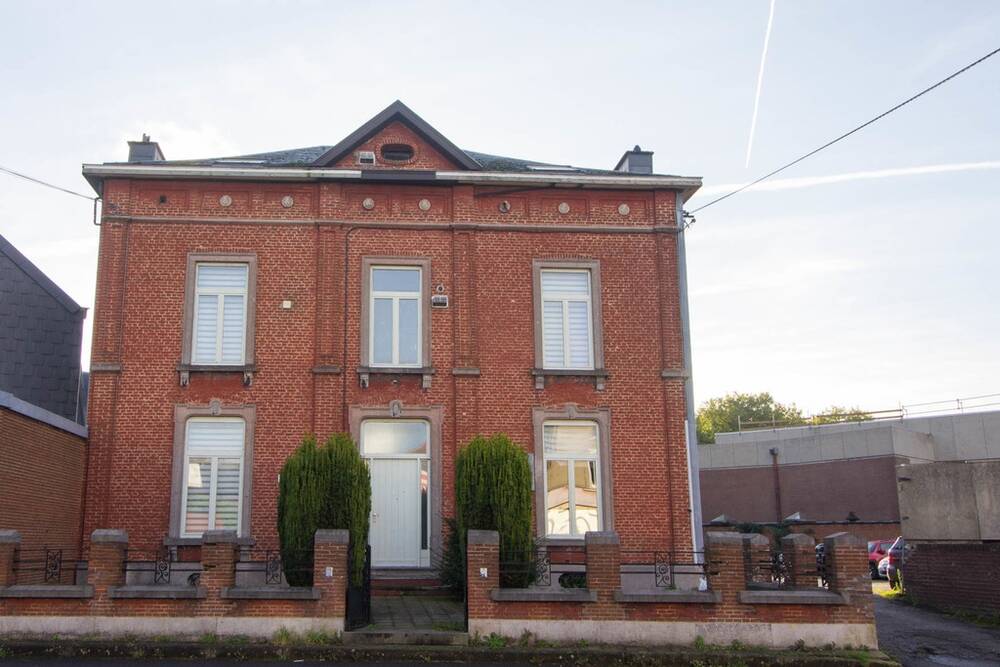 Appartement à louer à Mont-sur-Marchienne 6032 745.00€ 2 chambres 82.00m² - annonce 449662
