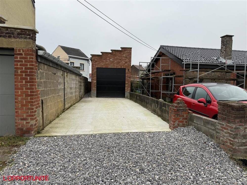Commerce à à Lodelinsart 6042 395.00€ chambres 50.00m² - annonce 337029