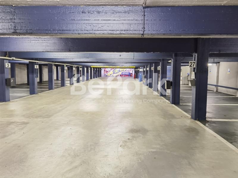 Parking / garage à louer à Charleroi 6000 110.00€ chambres m² - annonce 341673