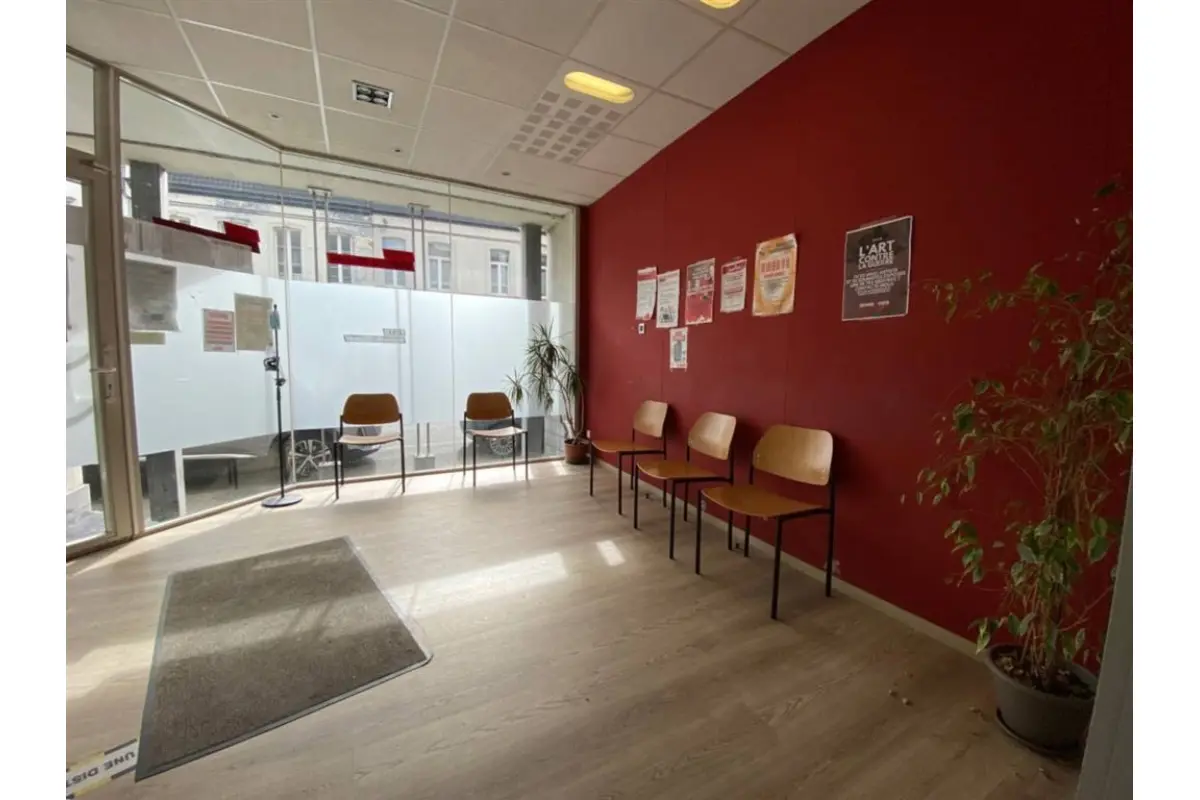 Commerce à louer à Péruwelz 7600 700.00€  chambres 95.00m² - annonce 349755