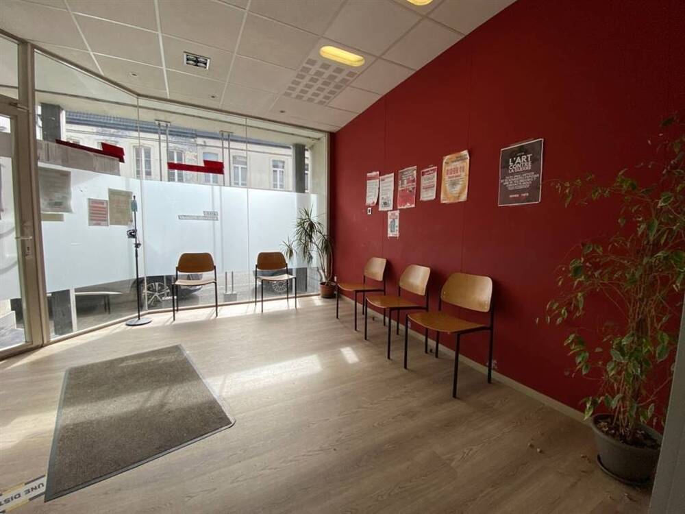Commerce à louer à Péruwelz 7600 700.00€ chambres 95.00m² - annonce 349755