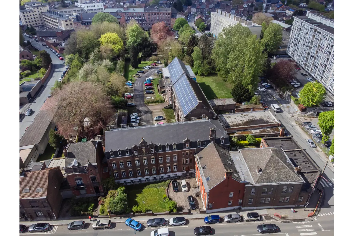 Appartement à vendre à Gilly 6060 6200000.00€ 97 chambres 2800.00m² - annonce 349166