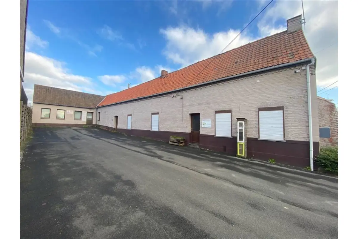 Maison à vendre à Maubray 7640 200000.00€  chambres 250.00m² - annonce 349617