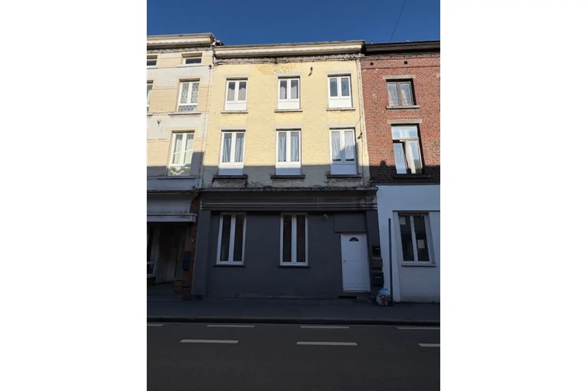 Immeuble de rapport - Immeuble à appartement à vendre à Marchienne-au-Pont 6030 209000.00€ 3 chambres 170.00m² - annonce 355188