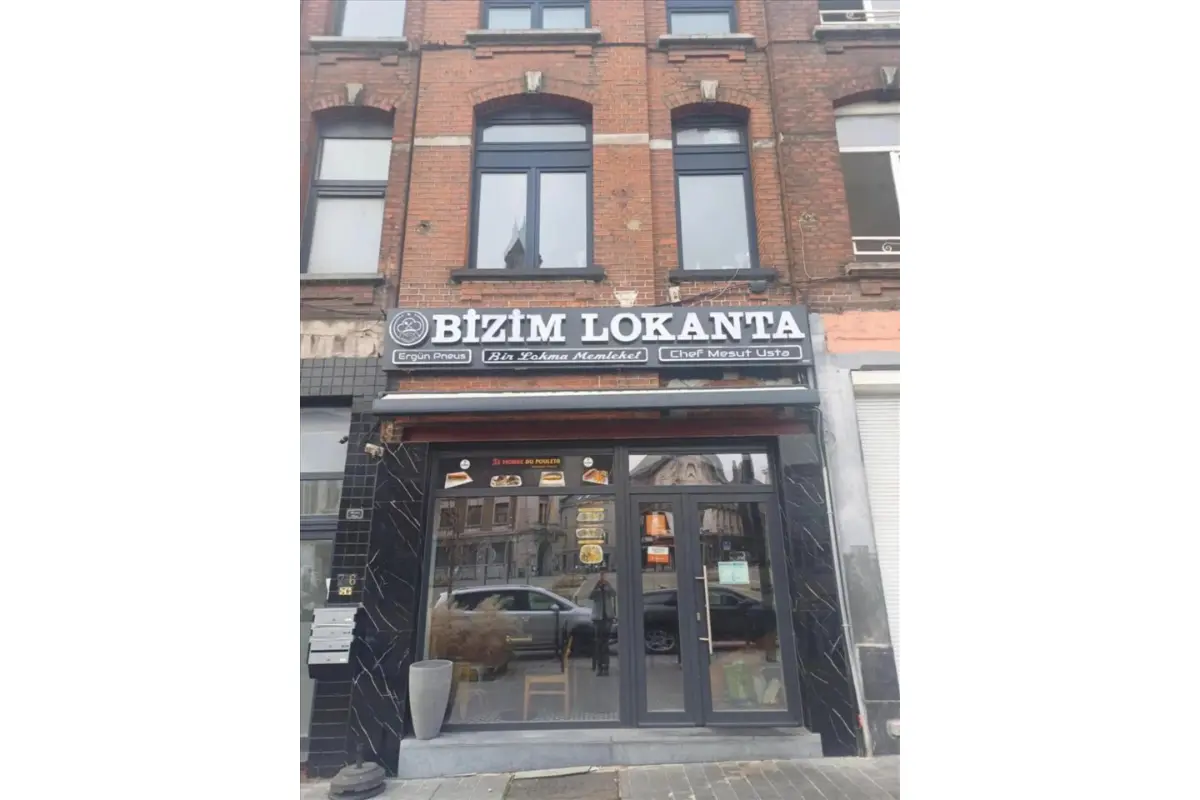 Commerce à louer à Charleroi 6000 1300.00€ 0 chambres 113.00m² - annonce 360725