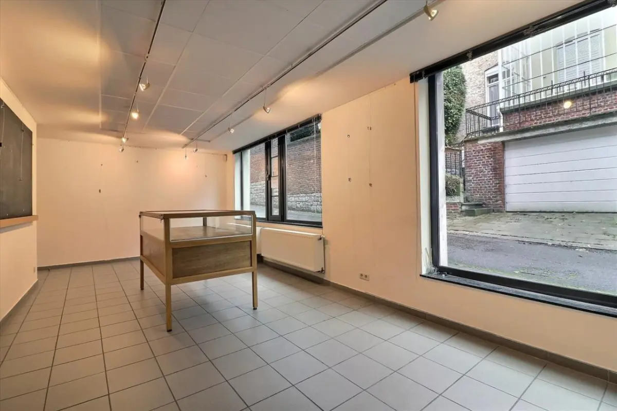 Commerce à louer à Chimay 6460 0.00€  chambres m² - annonce 367694