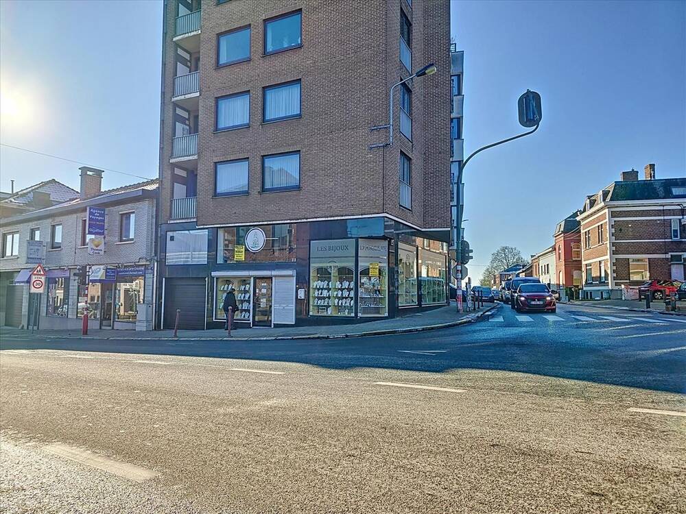 Commerce à vendre à Courcelles 6180 175000.00€ chambres m² - annonce 379125