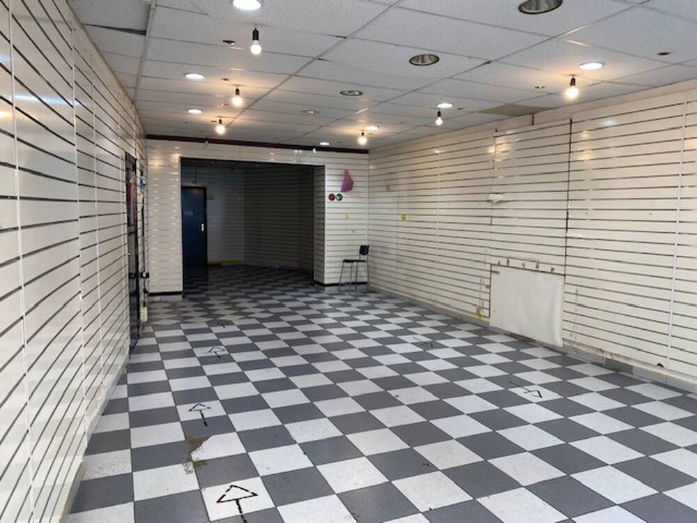 Commerce à louer à Charleroi 6000 500.00€ chambres 100.00m² - annonce 379500