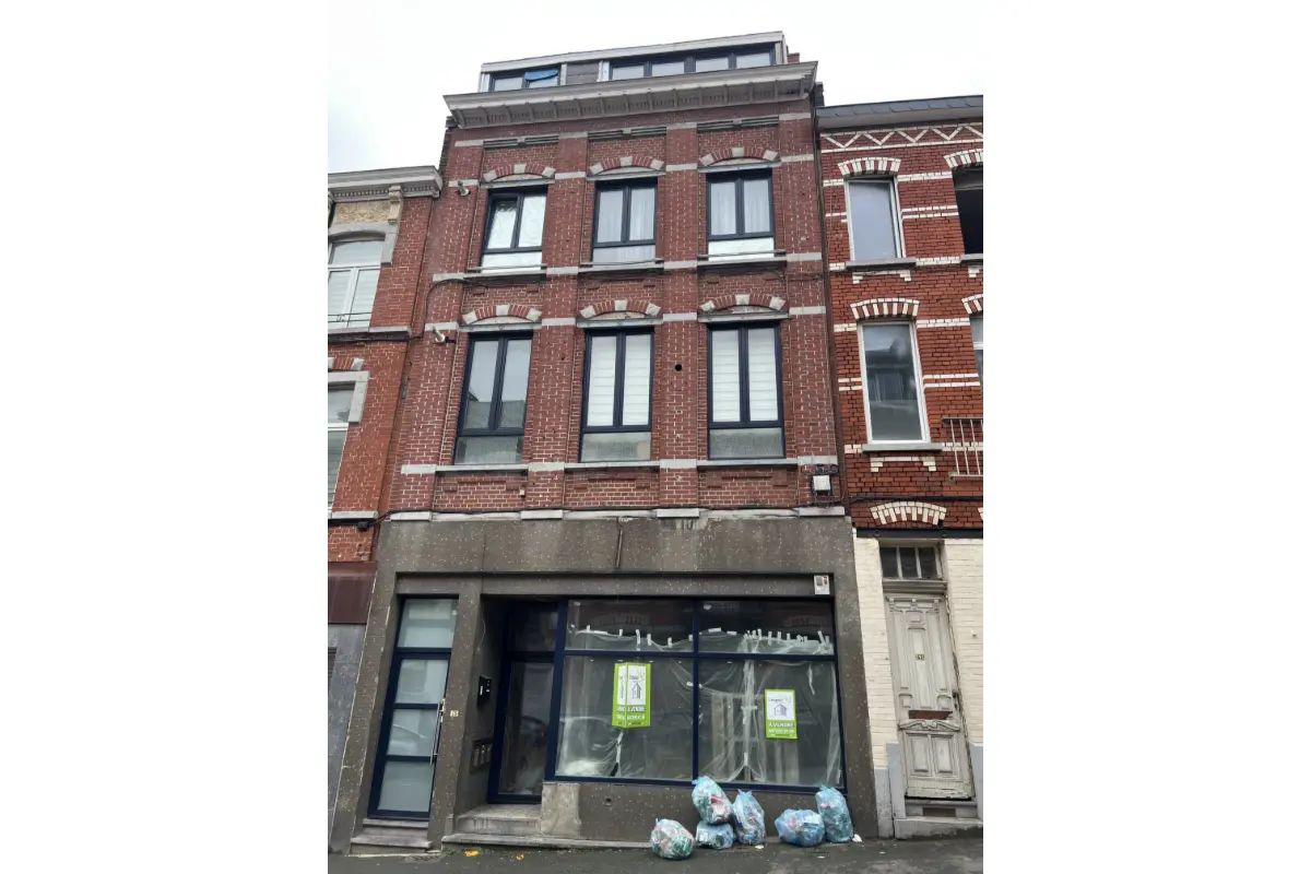 Immeuble mixte à vendre à Charleroi 6000 399000.00€ 5 chambres 240.00m² - annonce 387439