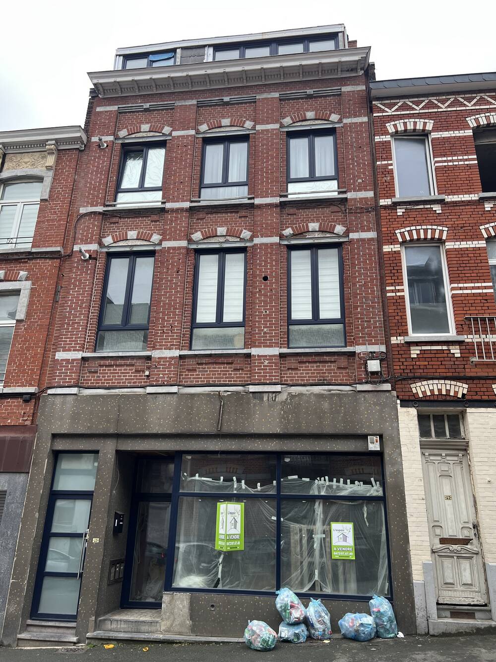Immeuble mixte à vendre à Charleroi 6000 399000.00€ 5 chambres 240.00m² - annonce 387439