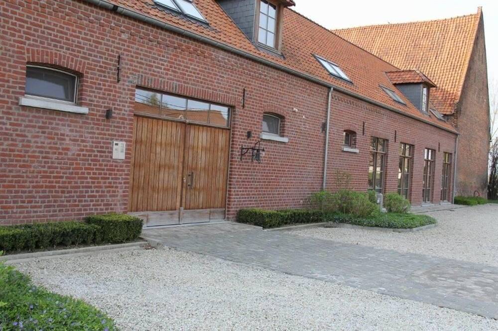 Commerce à louer à Lamain 7522 750.00€ chambres m² - annonce 398361
