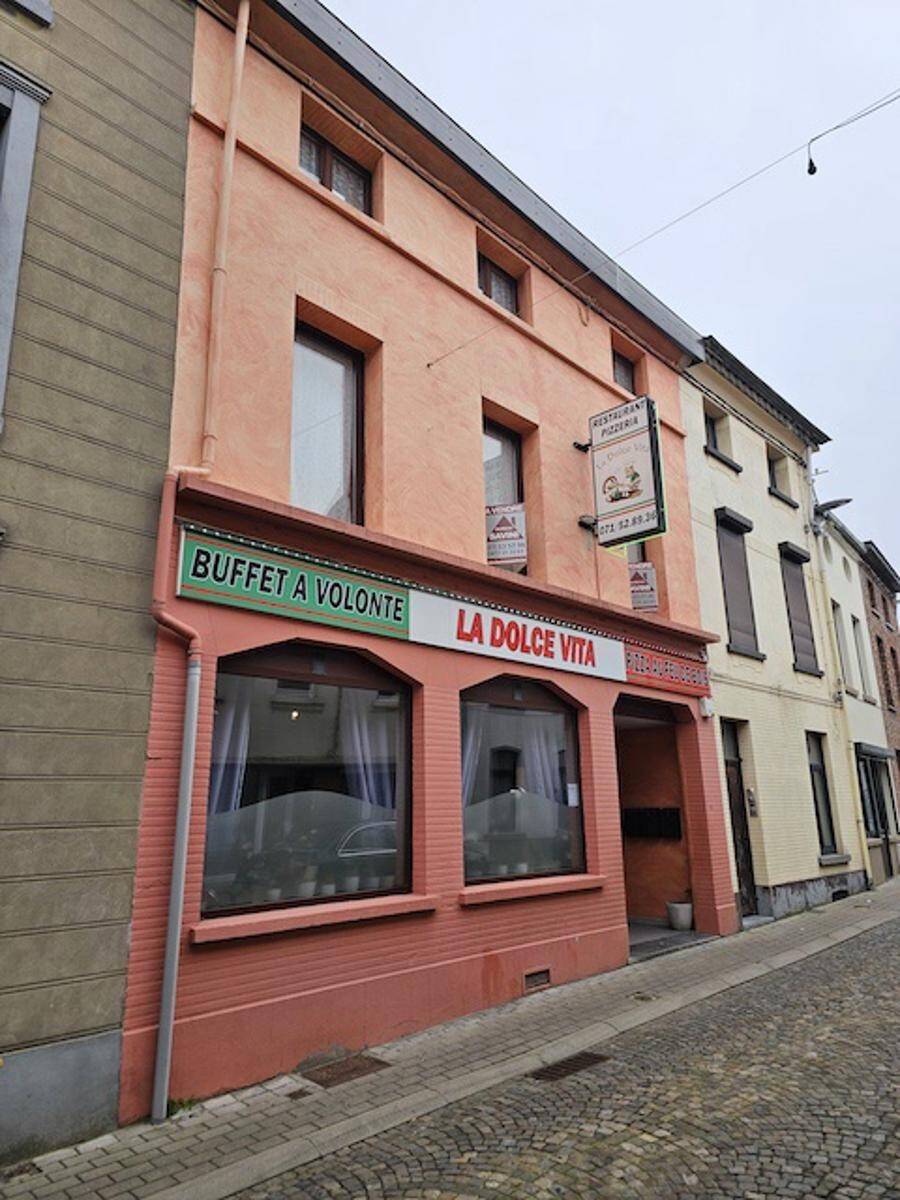 Immeuble de rapport - Immeuble à appartement à vendre à Fontaine-l'Evêque 6140 279000.00€ 4 chambres 310.00m² - annonce 399170