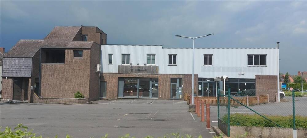 Immeuble mixte à vendre à Leuze-en-Hainaut 7900 340000.00€ chambres m² - annonce 417870
