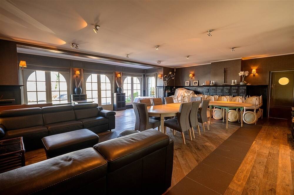 Commerce à vendre à Mouscron 7700 660000.00€ 3 chambres 335.00m² - annonce 417498