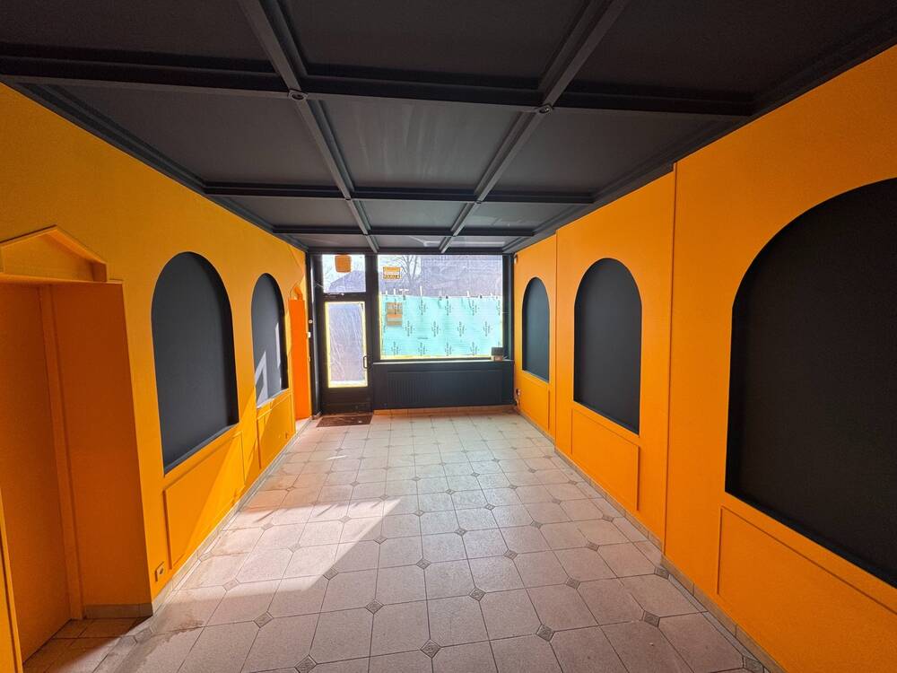 Commerce à à Mons 7000 1100.00€ chambres m² - annonce 468980