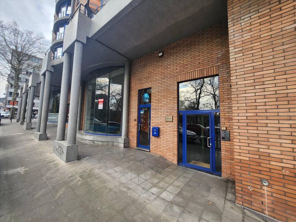Commerce à vendre à Charleroi 6000 150000.00€ chambres m² - annonce 427183