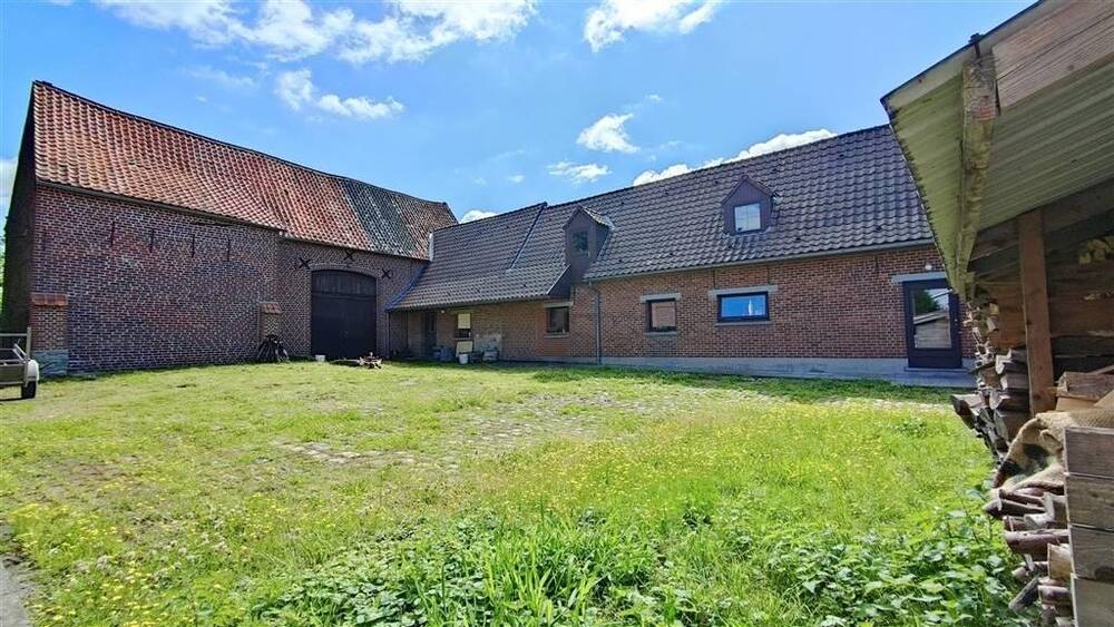 Commerce à vendre à Froyennes 7503 499000.00€ 7 chambres m² - annonce 426680